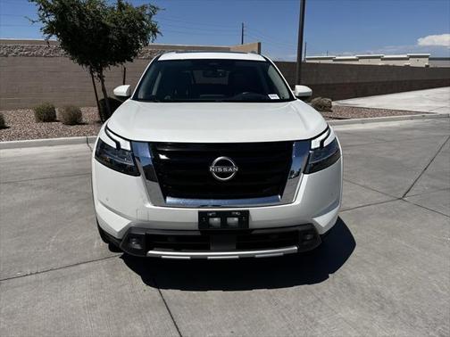2022 Nissan Pathfinder Platinum 2WD