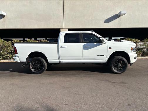 2024 RAM 2500 Laramie Crew Cab 4x4 6'4' Box