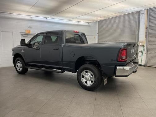 2025 RAM 2500 Tradesman Crew Cab 4x4 6'4' Box