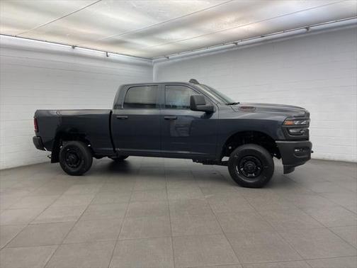 2025 RAM 2500 Tradesman Crew Cab 4x4 6'4' Box