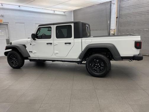 2026 Jeep Gladiator Sport