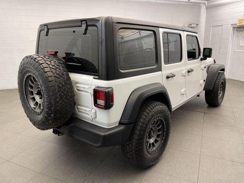 Bright White Clearcoat 2023 Jeep Wrangler Sport