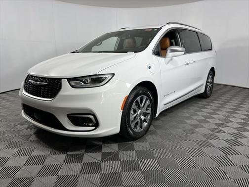 2024 Chrysler Pacifica L
