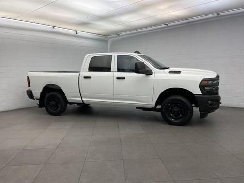 2025 RAM 2500 Tradesman Crew Cab 4x2 6'4' Box