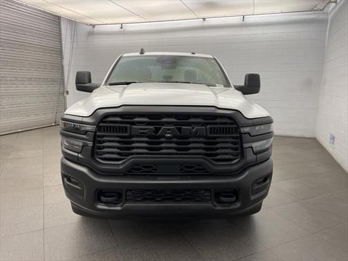 2025 RAM 2500 Tradesman Crew Cab 4x2 6'4' Box