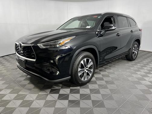 2025 Toyota Highlander XLE