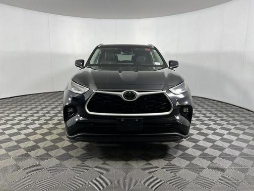 2025 Toyota Highlander XLE