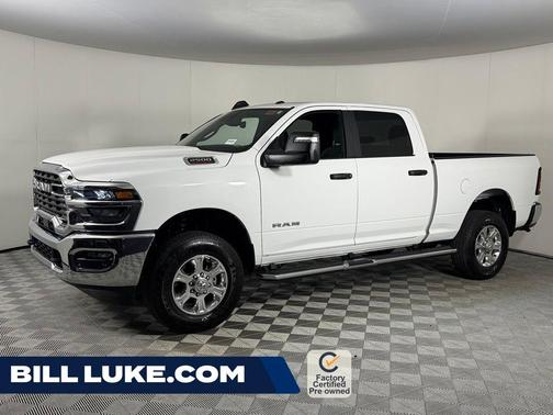 Bright White Clearcoat 2026 RAM 2500 Big Horn Crew Cab 4x4 6'4' Box