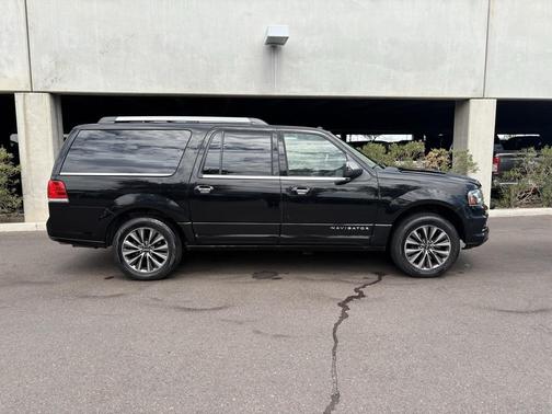 2017 Lincoln Navigator Select