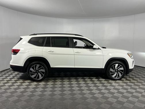 2024 Volkswagen Atlas 2.0T SE w/Technology 4MOTION