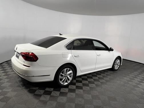 2018 Volkswagen Passat 2.0T SE