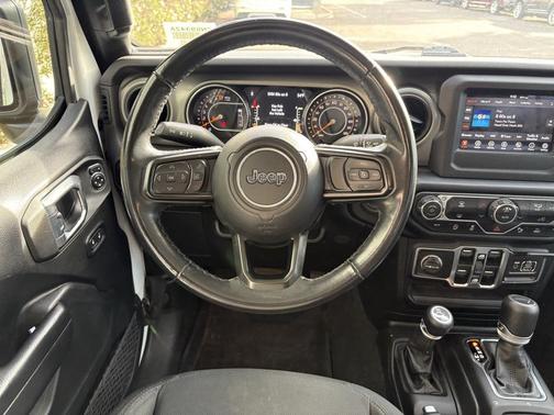 2021 Jeep Gladiator Willys 4x4