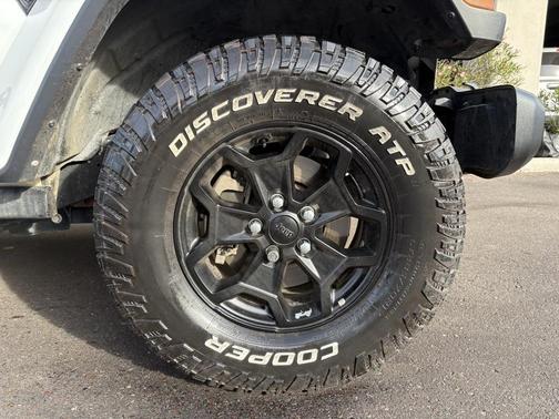 2021 Jeep Gladiator Willys 4x4