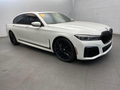 Alpine White 2021 BMW 740 740i