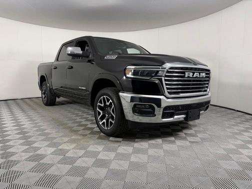 Diamond Black Crystal Pearlcoat 2026 RAM 1500 Laramie