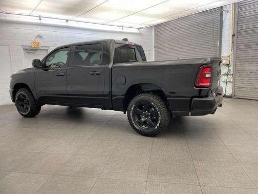 2026 RAM 1500 Warlock Crew Cab 4x4 5'7' Box