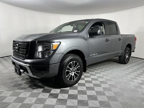 2024 Nissan Titan SV