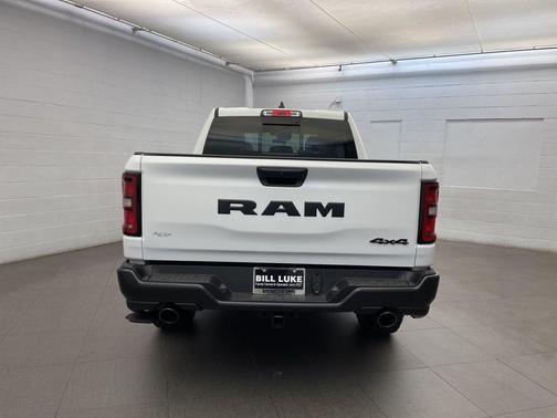 Bright White Clearcoat 2026 RAM 1500 Warlock Crew Cab 4x4 5'7' Box