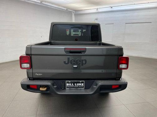 Granite Crystal Metallic Clearcoat 2026 Jeep Gladiator 85th Anniversary Edition