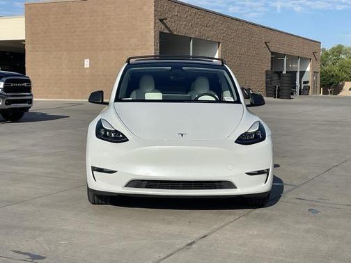 2022 Tesla Model Y Long Range Dual Motor All-Wheel Drive