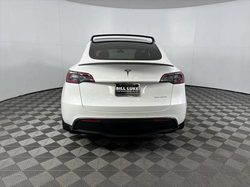 2022 Tesla Model Y Long Range Dual Motor All-Wheel Drive