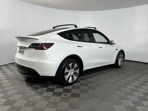 2022 Tesla Model Y Long Range Dual Motor All-Wheel Drive