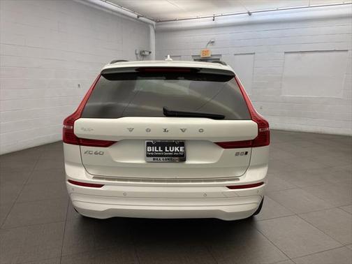 2022 Volvo XC60 Momentum