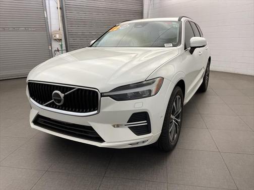 2022 Volvo XC60 Momentum