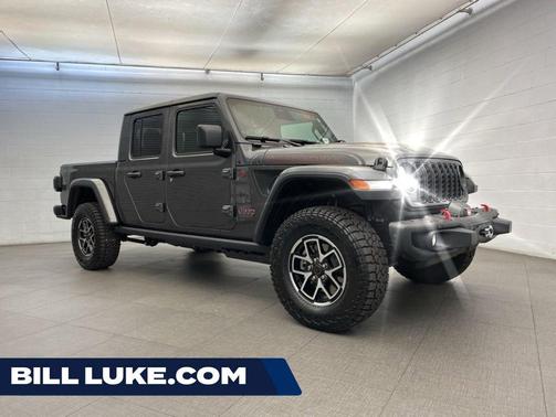 Granite Crystal Metallic Clearcoat 2026 Jeep Gladiator Shadow Ops
