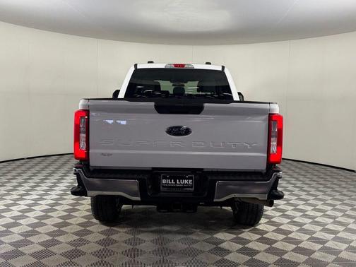 Oxford White 2024 Ford F-350 XLT