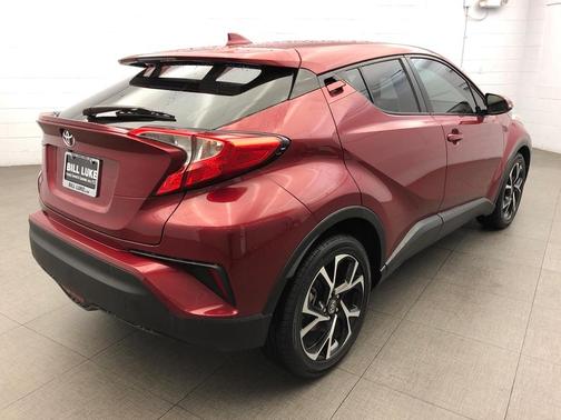 Photo 4 of 51 of 2018 Toyota C-HR XLE Premium