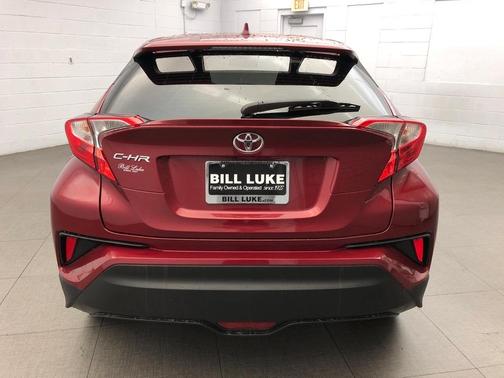 Photo 5 of 51 of 2018 Toyota C-HR XLE Premium