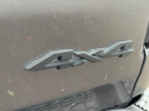 Granite Crystal Metallic Clearcoat 2025 RAM 1500 Big Horn/Lone Star