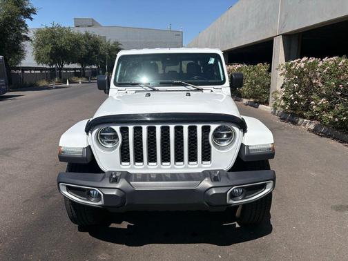 Bright White Clearcoat 2020 Jeep Gladiator Overland