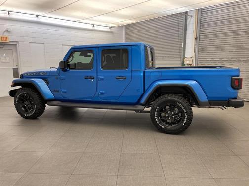 2025 Jeep Gladiator High Tide