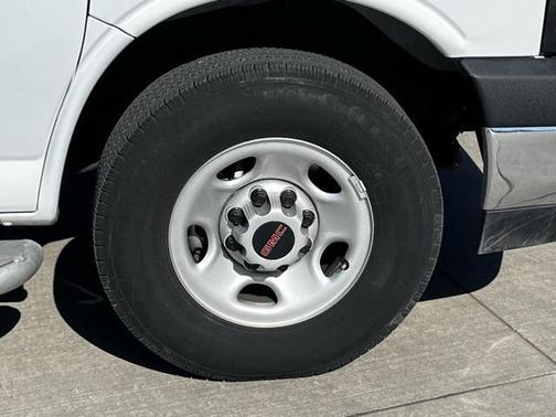 2023 GMC Savana 2500 Work Van