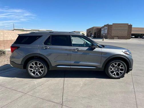 2025 Ford Explorer Platinum