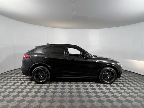 2023 Alfa Romeo Stelvio Quadrifoglio