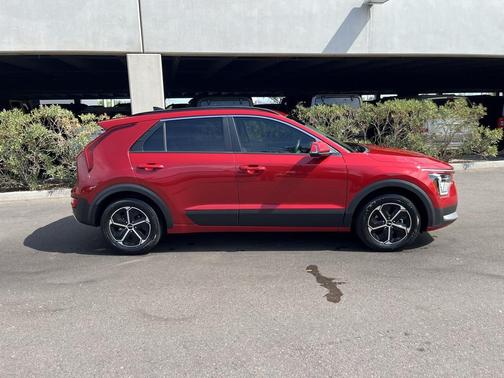 2023 Kia Niro EX