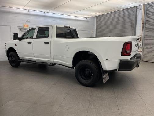 2026 RAM 3500 Tradesman Crew Cab 4x4 8' Box