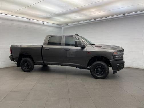 2025 RAM 2500 Tradesman Crew Cab 4x4 6'4' Box