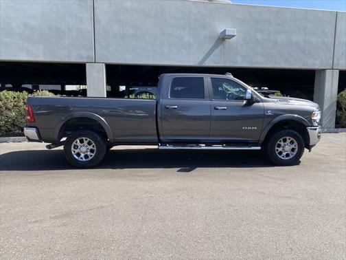 2019 RAM 3500 Laramie Crew Cab 4x4 8' Box