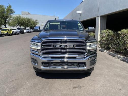 2019 RAM 3500 Laramie Crew Cab 4x4 8' Box