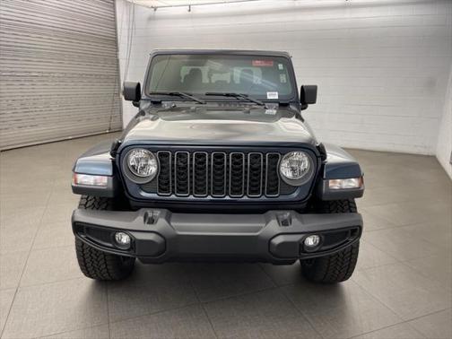 2025 Jeep Gladiator Nighthawk