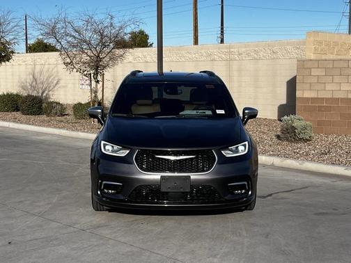 2022 Chrysler Pacifica L