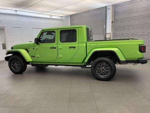 2026 Jeep Gladiator Sport S