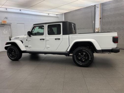 2025 Jeep Gladiator Willys