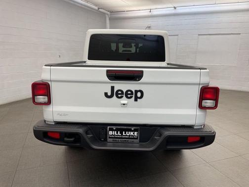 2026 Jeep Gladiator Sport S