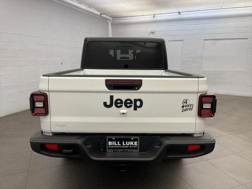 2025 Jeep Gladiator Willys