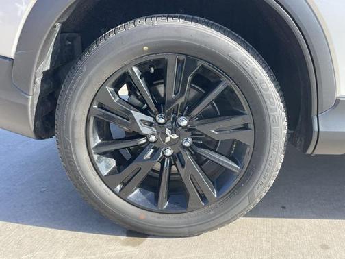 2023 Mitsubishi Eclipse Cross LE